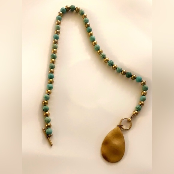 Turquoise stoned necklace - Picture 2 of 2